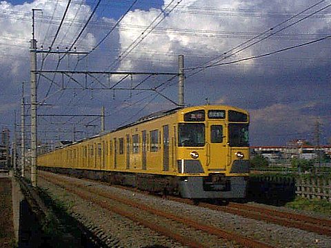 西武・新2000系