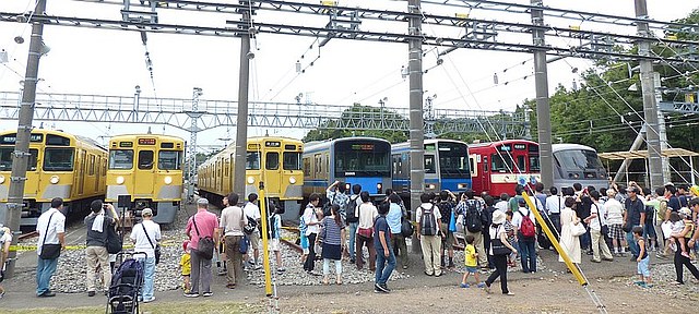 展示車両